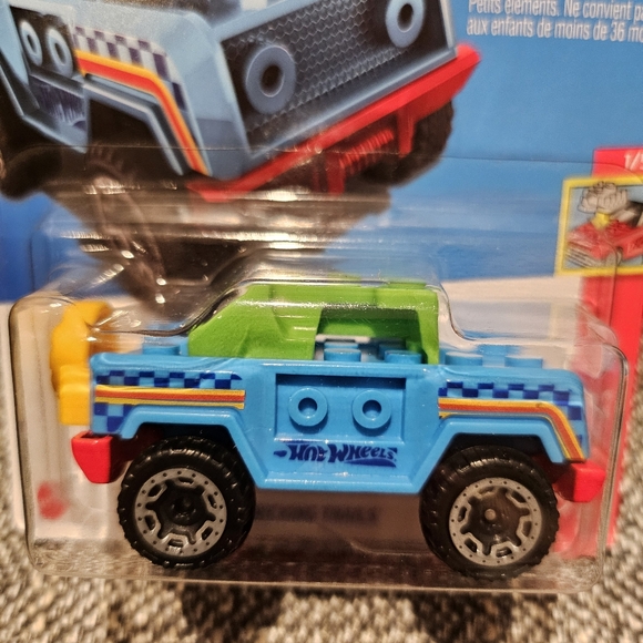 Hot Wheels Brick Rides Car Bundle - Picture 3 of 10